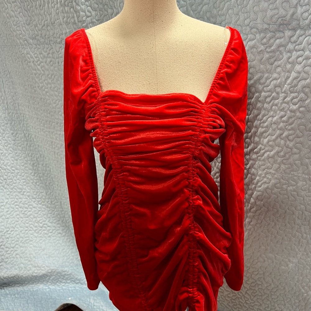 Ruched bodycon dress - Picture 2 of 11